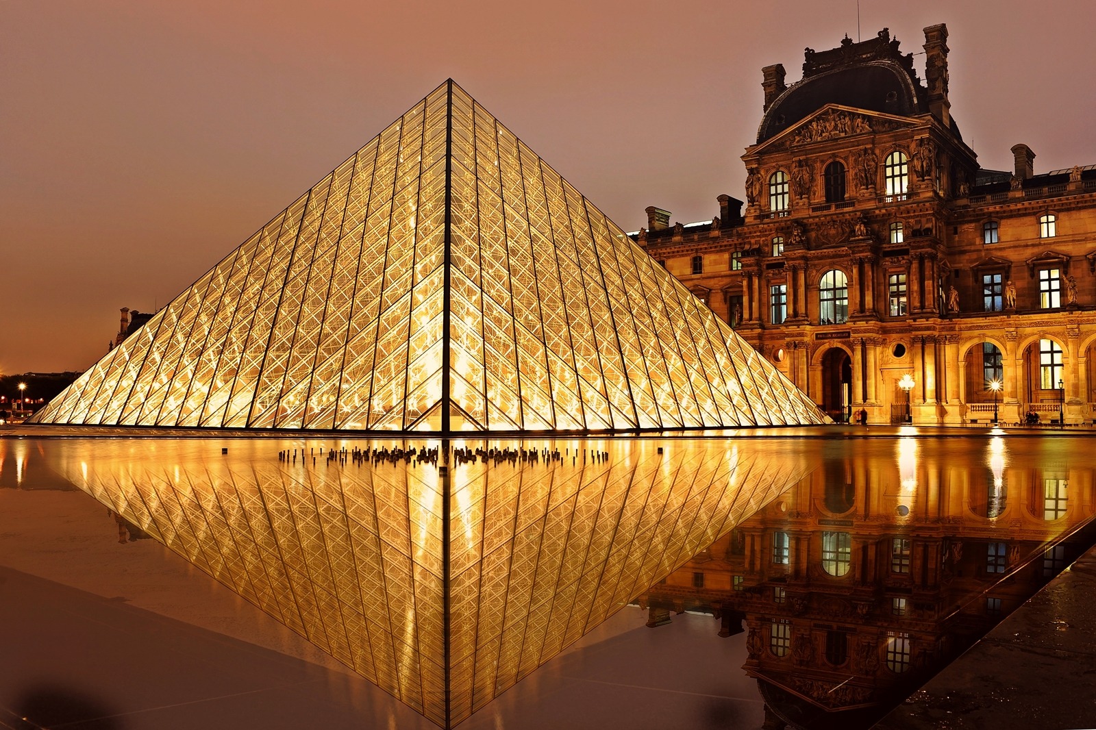 Oplev Louvre med et billigt rejselån